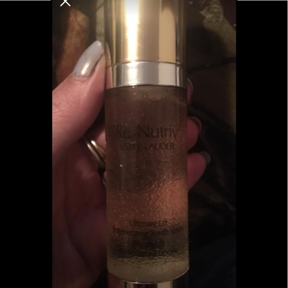 Estée Lauder re-nutriv ultimate lift serum